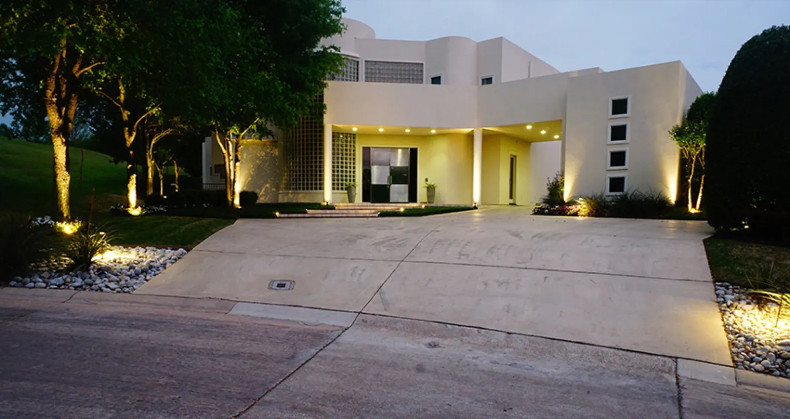 Fort Worth TX LED Up Lighting Yard Lighting